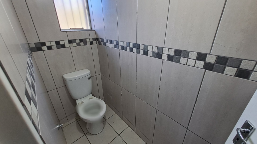 7 Bedroom Property for Sale in Willows Free State
